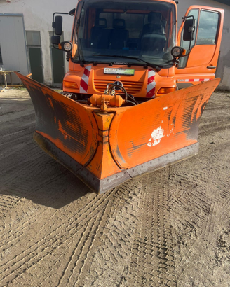 Unimog u 300 targa gialla macchina operatrice