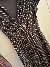 Vestito a pois neri e bianchi