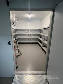 Magazzino cella frigo 400mq