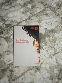 Libro Fahrenheit 451, Ray bradbury, mondadori 