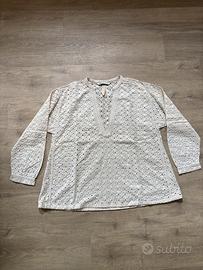 Blusa di Zara ricamata con scollo a V