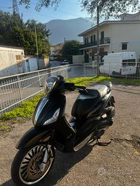 Beverly 300 i.e. Police Edition