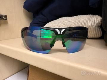 Occhiali da sole sportivi