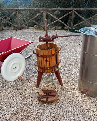 Torchio  Contenitore Inox  Pigiatrice