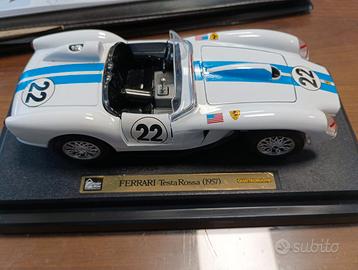 Ferrari testa rossa scala 1/24 della Bburago