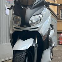 YAMAHA XMAX 250