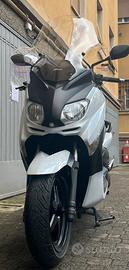 YAMAHA XMAX 250