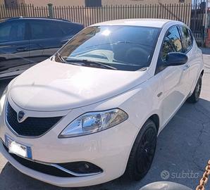 lancia ypsilon 2017 1.2 G.p.l