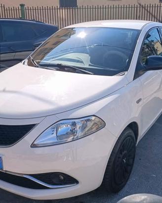 lancia ypsilon 2017 1.2 G.p.l