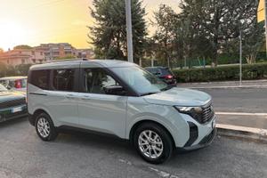 Ford Tourneo Courier 1.0 EcoBoost Titanium 2024