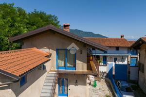 CASA SEMINDIPENDENTE A REVELLO