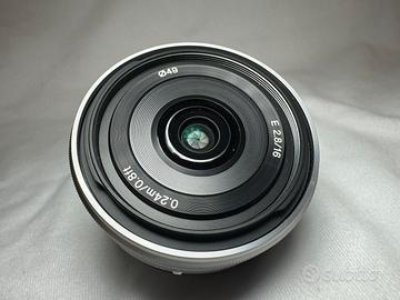 Sony E 16mm f/2.8 (SEL16F28) — E-mount — Silver