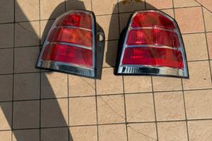 FARI POSTERIORI OPEL ZAFIRA