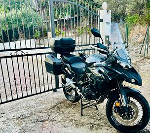 Benelli TRK 502x (SCOOTER 350/400cc - MOTO 500cc)