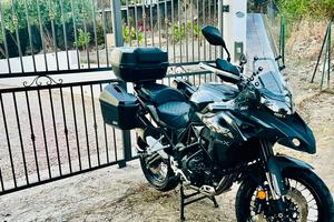 Benelli TRK 502x (SCOOTER 350/400cc - MOTO 500cc)