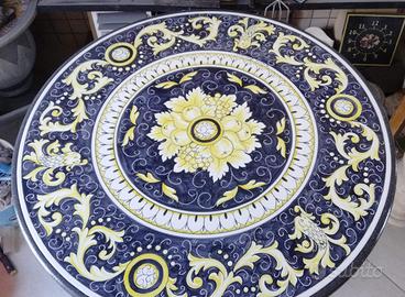 Tavoli in pietra lavica smaltati