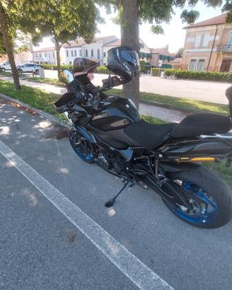 Suzuki gsx s 1000gx 