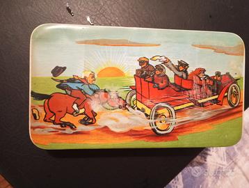 Scatola in latta vintage 