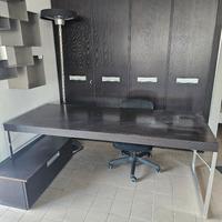 armadio e scrivania da ufficio 