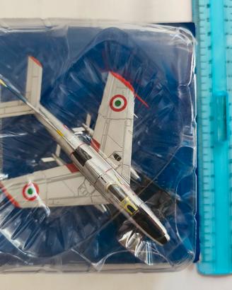 Modellino Republic F-84F Thunderstreak.