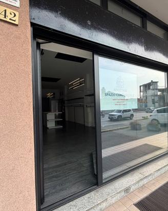 Negozio/ufficio, fronte Sempione