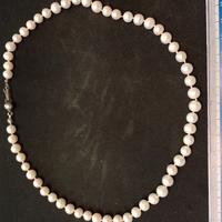 Collana di perle coltivate con chiusura in argento