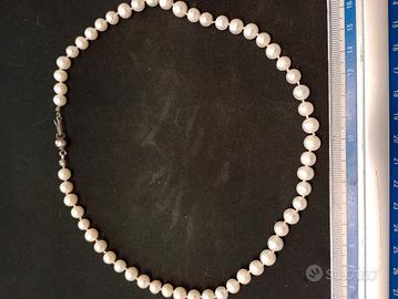 Collana di perle coltivate con chiusura in argento