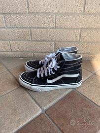 Vans nere alte
