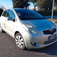 Toyota Yaris 1300 GPL automatica