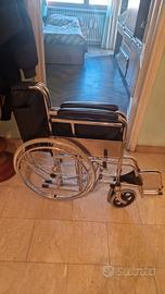 Sedia a rotelle mai usata 