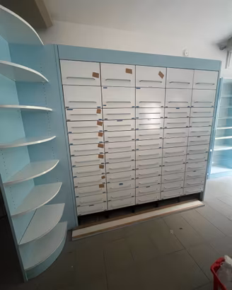 Arredo farmacia  con cassettiera