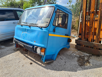 Cabina Iveco 79. 95 14