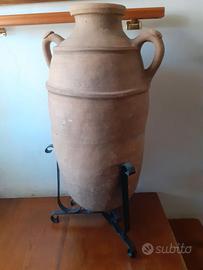 anfora con divano e poltrone