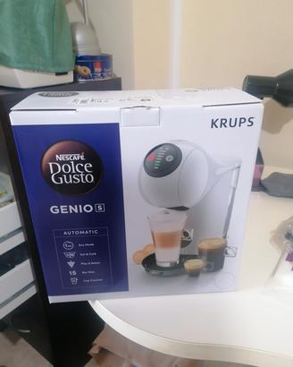 macchina da caffè dolce gusto. 