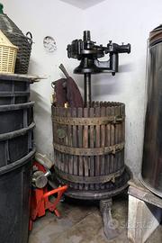 Torchio manuale per uva grande 80 cm