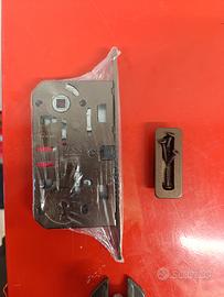 Serratura AGB per porte scorrevoli