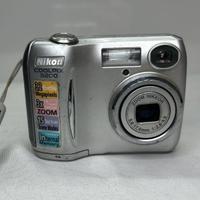 Nikon Coolpix 3200 3.2MP Compatta Digitale Difetto