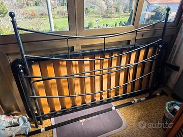 letto matrimoniale con doghe