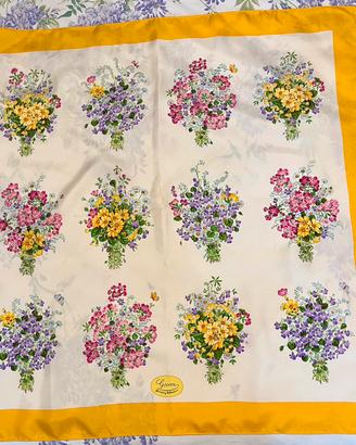 foulard donna  vintage Gucci 100% seta mis 85x85