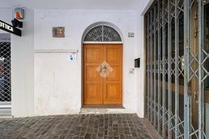 CASA SEMINDIPENDENTE A CASTELNOVO DI SOTTO