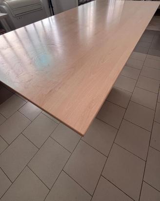 Tavolo da laboratorio grande e cassettiera