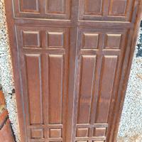 Portone in legno .