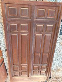 Portone in legno .