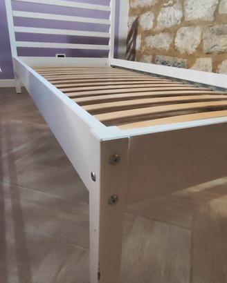 Letto singolo Ikea modello Tarva colore bianco