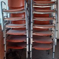 Sedie in legno e acciaio