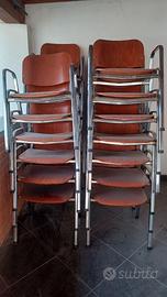 Sedie in legno e acciaio