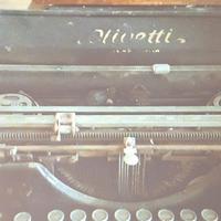 Macchina da scrivere Olivetti