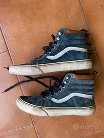 Scarpe Vans alte invernali color blu scuro Abbigliamento e