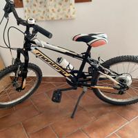 Mountain bike Montana + casco bambino