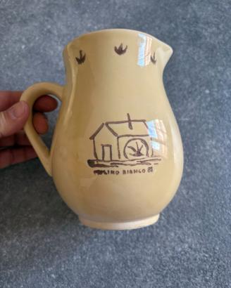 Brocca in ceramica Mulino Bianco 1981 vintage